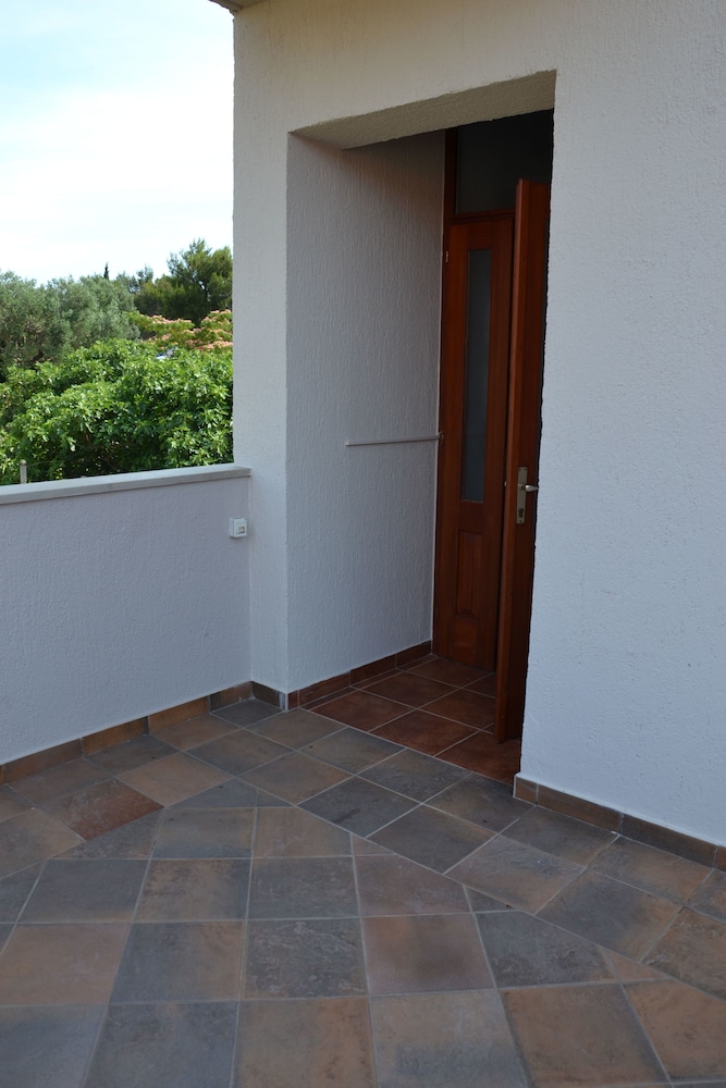 Apartments Dub Cavtat — Hotel building in Konavle, Dubrovnik-Neretva