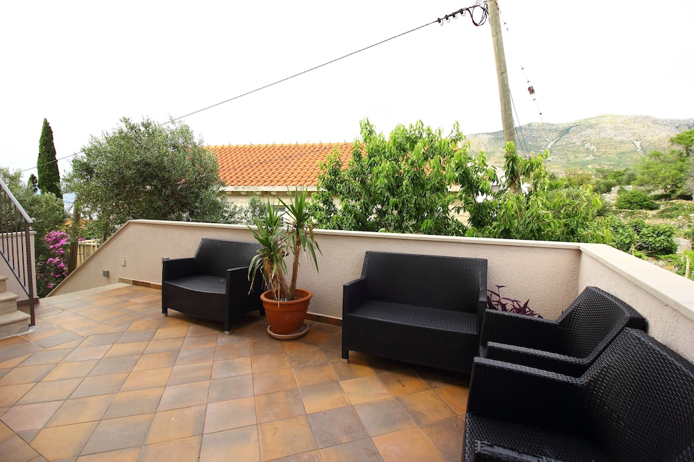 Apartments Dub Cavtat — Hotel building in Konavle, Dubrovnik-Neretva