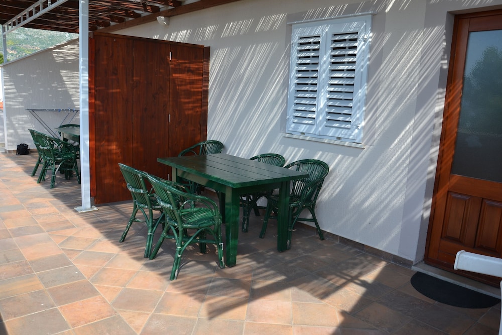 Apartments Dub Cavtat — Hotel building in Konavle, Dubrovnik-Neretva