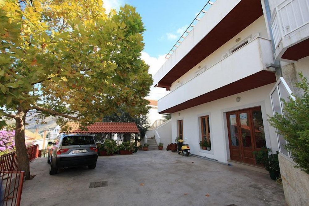 Apartments Dub Cavtat — Hotel building in Konavle, Dubrovnik-Neretva