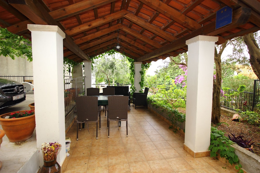 Apartments Dub Cavtat — Hotel building in Konavle, Dubrovnik-Neretva