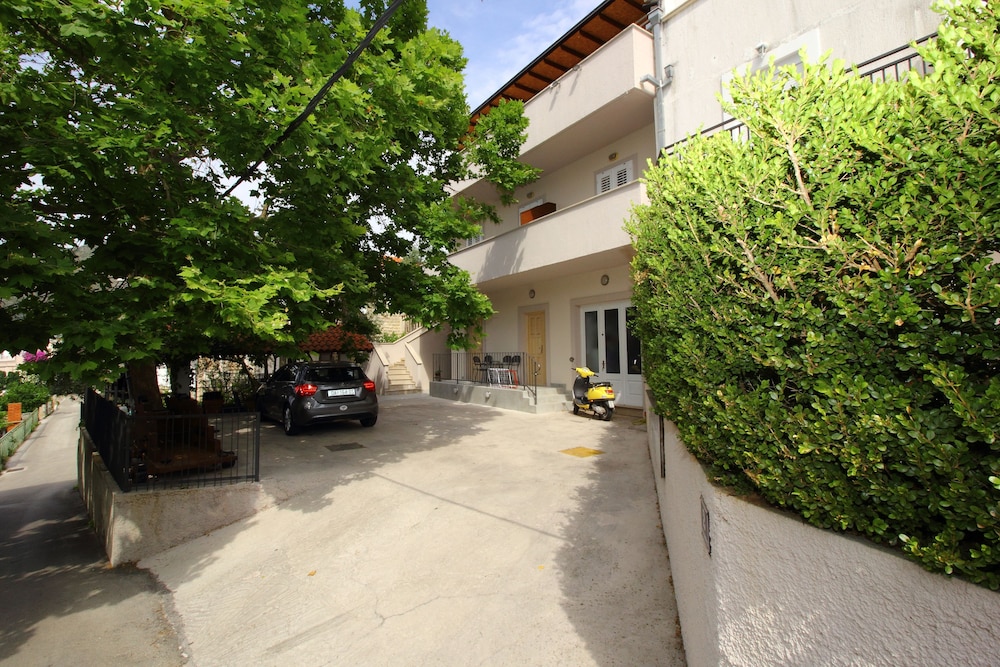 Apartments Dub Cavtat — Hotel building in Konavle, Dubrovnik-Neretva