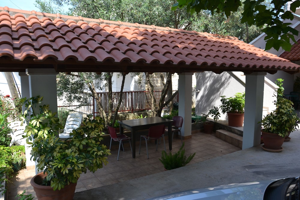 Apartments Dub Cavtat — Hotel building in Konavle, Dubrovnik-Neretva