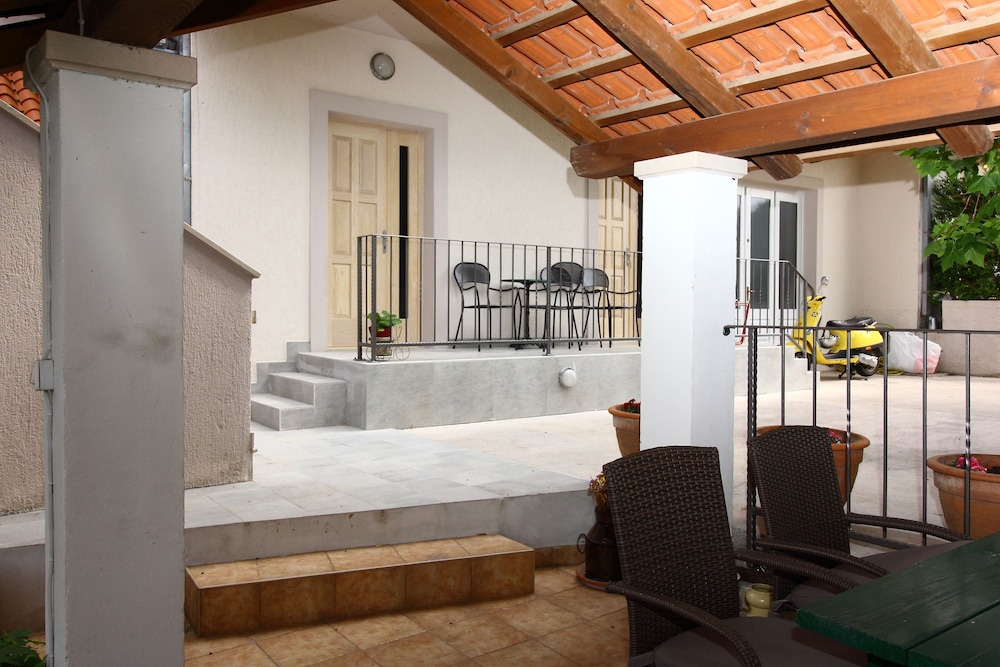 Apartments Dub Cavtat — Hotel building in Konavle, Dubrovnik-Neretva