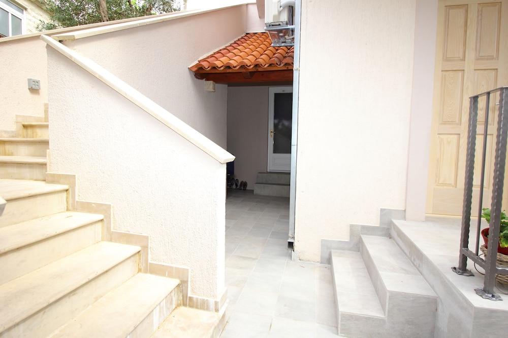 Apartments Dub Cavtat — Hotel building in Konavle, Dubrovnik-Neretva