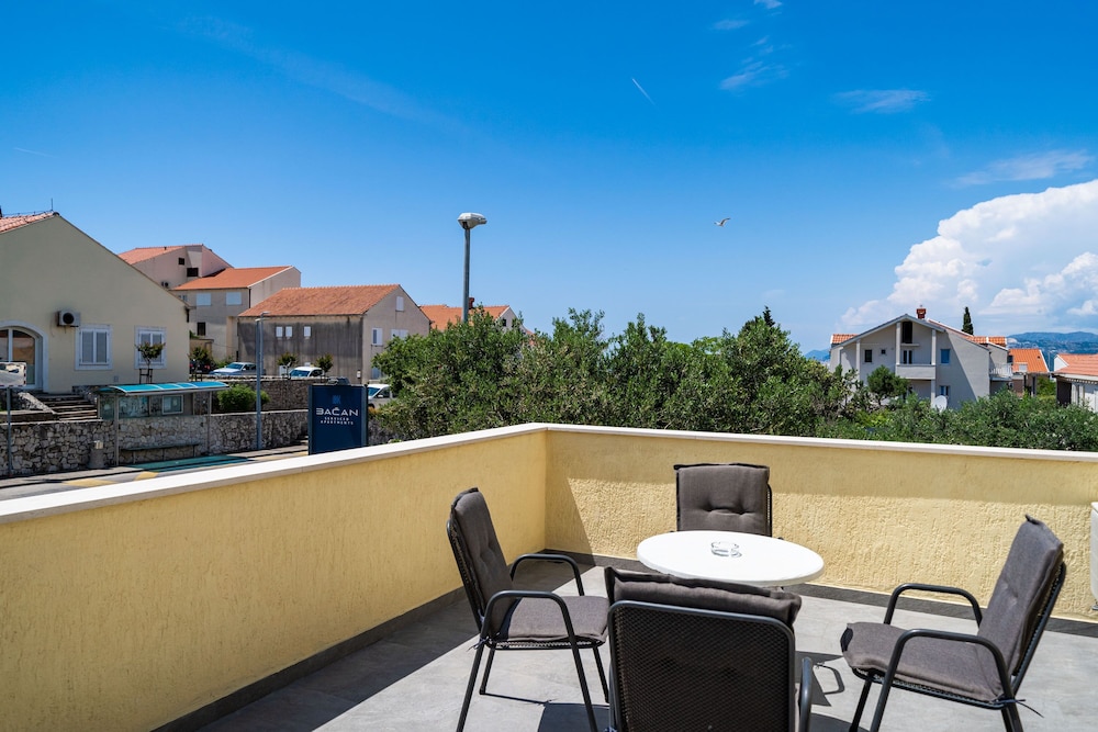 Bacan Serviced Apartments — Hotel rooms in Konavle, Dubrovnik-Neretva