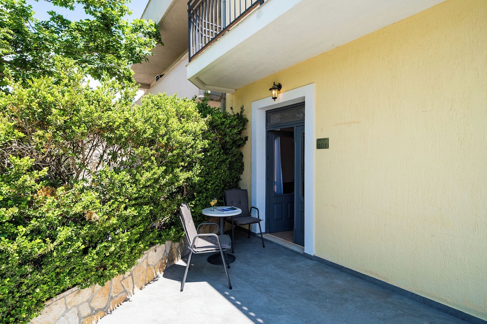 Bacan Serviced Apartments — Hotel rooms in Konavle, Dubrovnik-Neretva