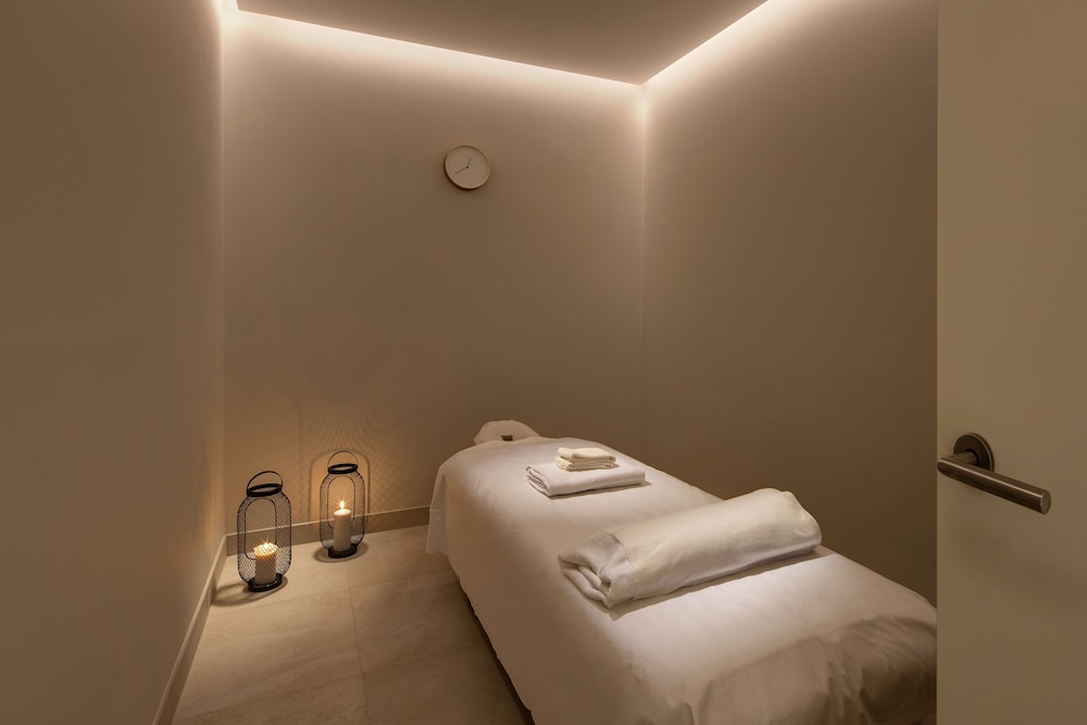 Mamaison Residence Downtown Prague — Spa in Prague, Prague