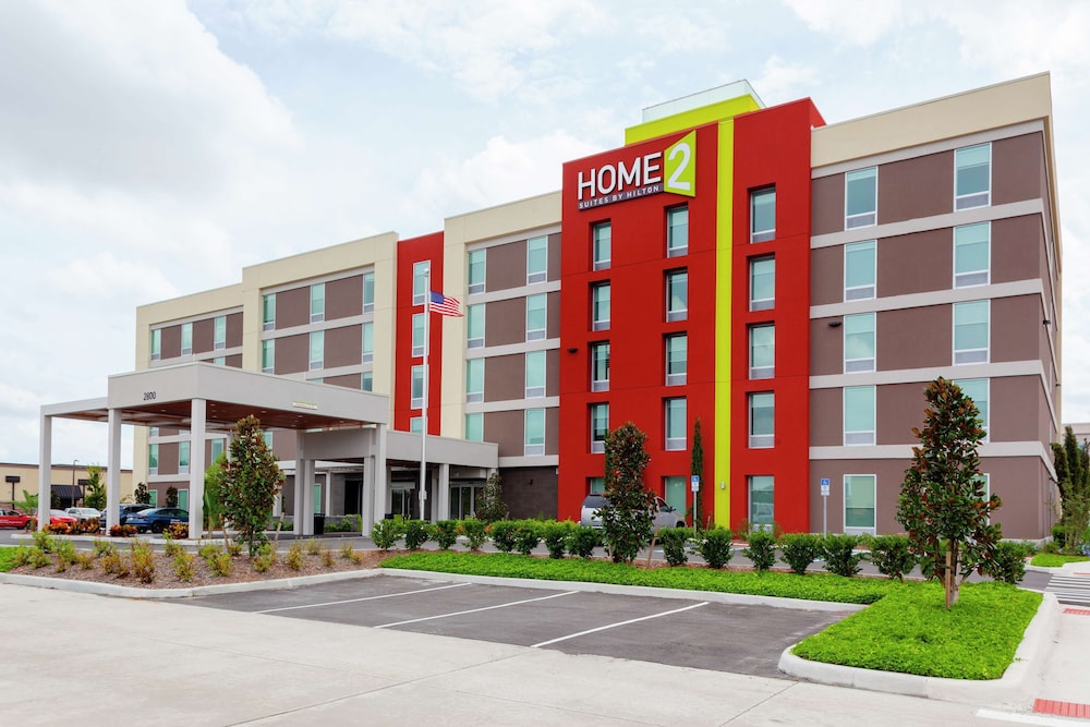 Home2 Suites by Hilton Orlando South Park — Hotel building in Orlando, Florida