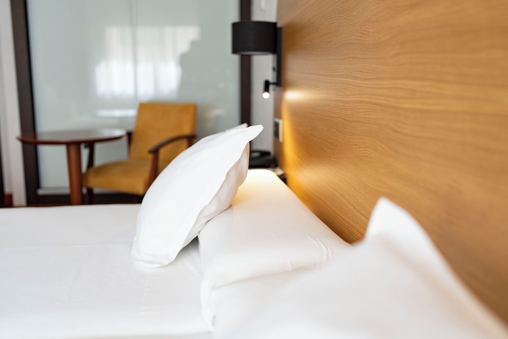Hotel Nuevo Torreluz — Hotel rooms in Almeria, Andalusia