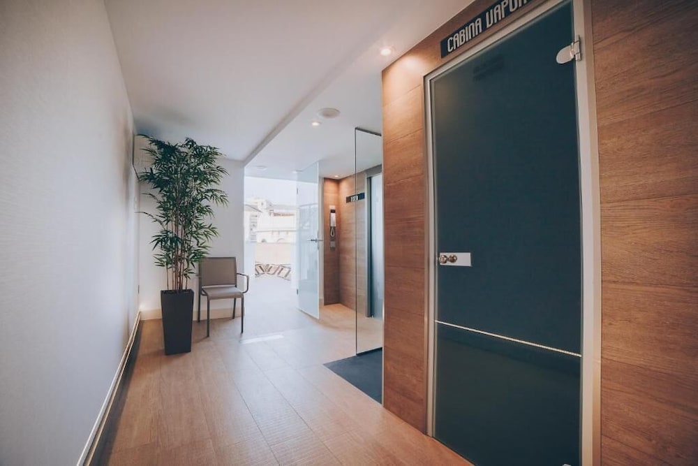 Hotel Nuevo Torreluz — Hotel rooms in Almeria, Andalusia
