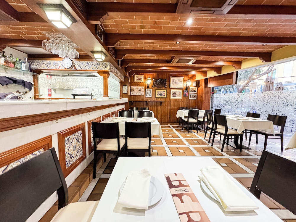 Hotel Nuevo Torreluz — Restaurant & bars in Almeria, Andalusia