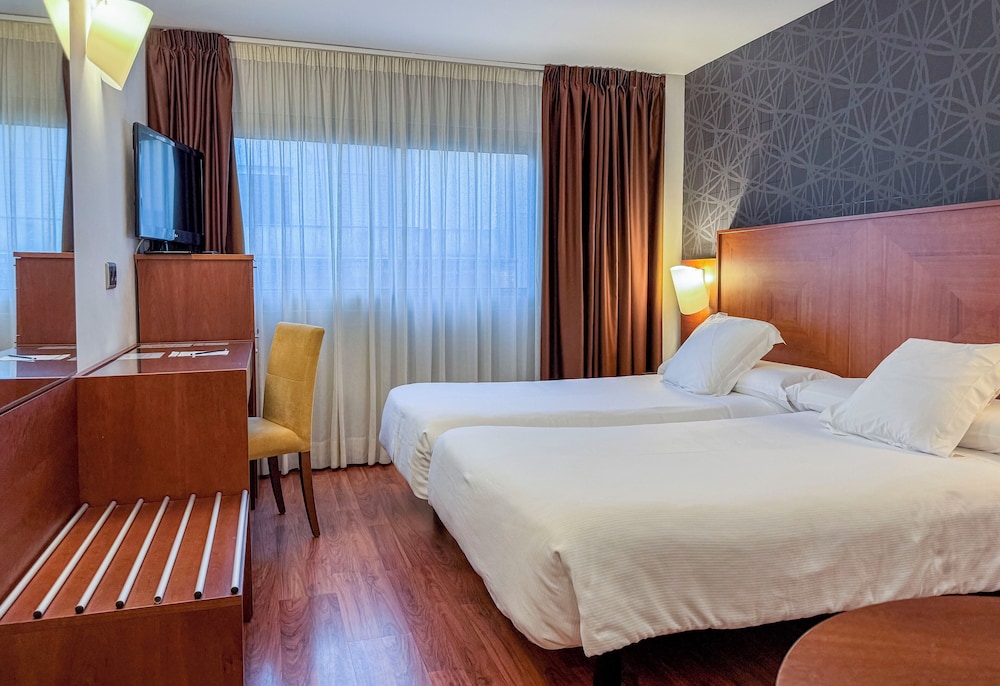 Hotel Nuevo Torreluz — Hotel rooms in Almeria, Andalusia