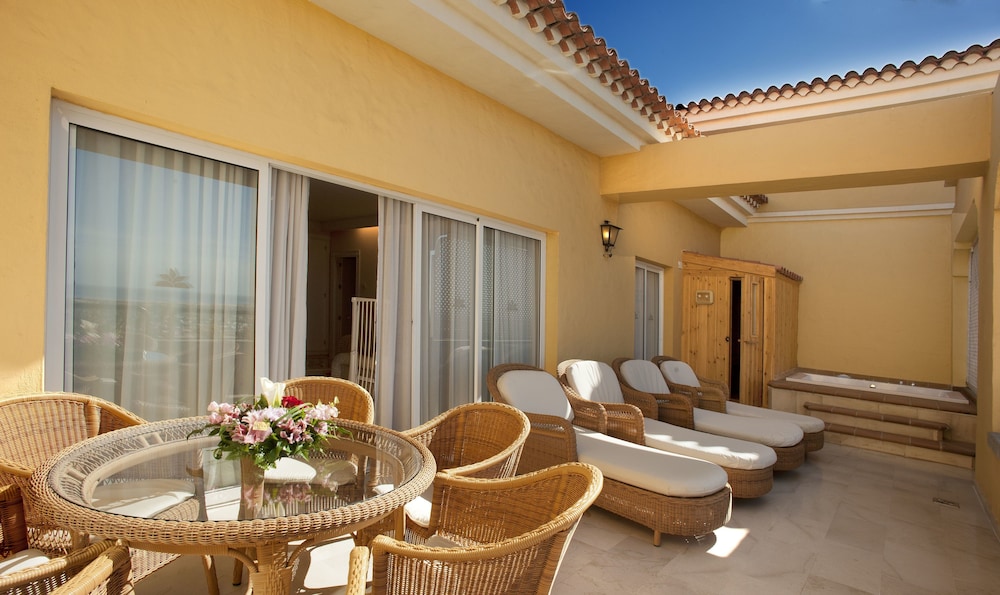 Palm Oasis Maspalomas — Rooms in Maspalomas, Canary Islands