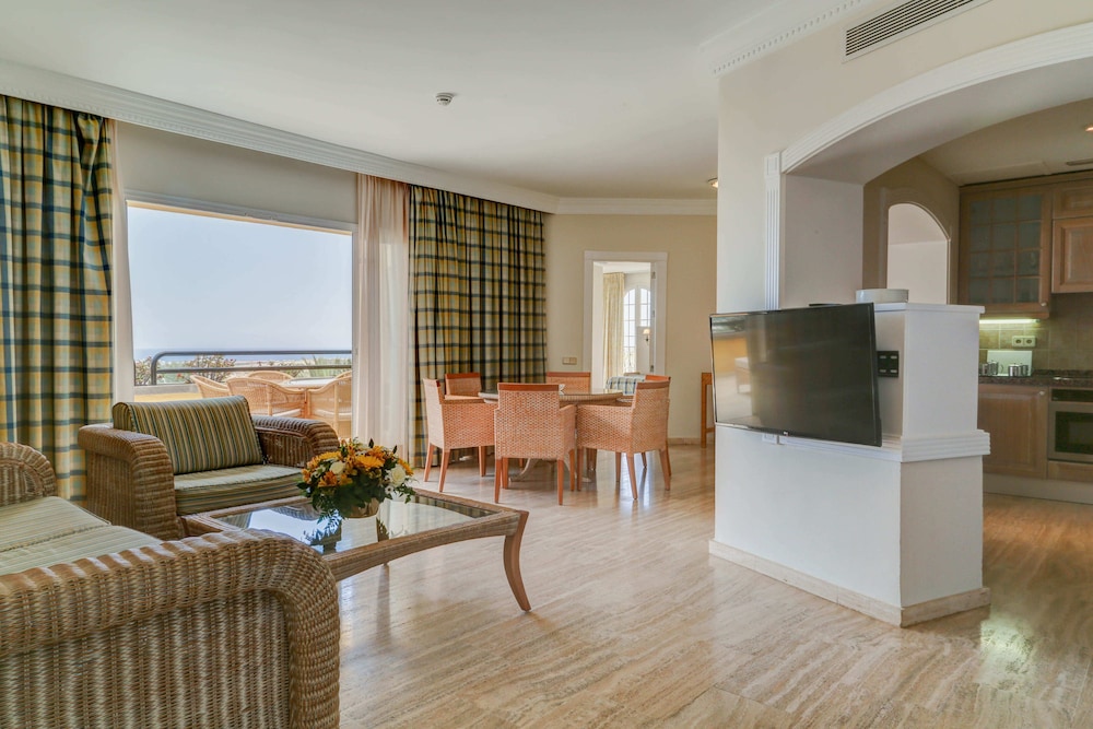 Palm Oasis Maspalomas — Rooms in Maspalomas, Canary Islands