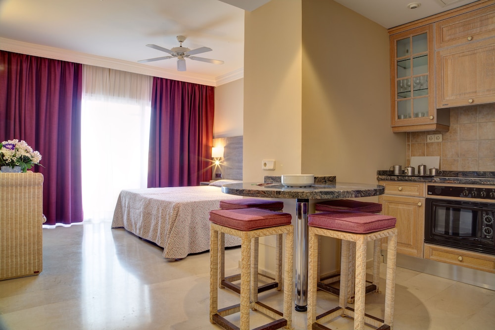 Palm Oasis Maspalomas — Rooms in Maspalomas, Canary Islands