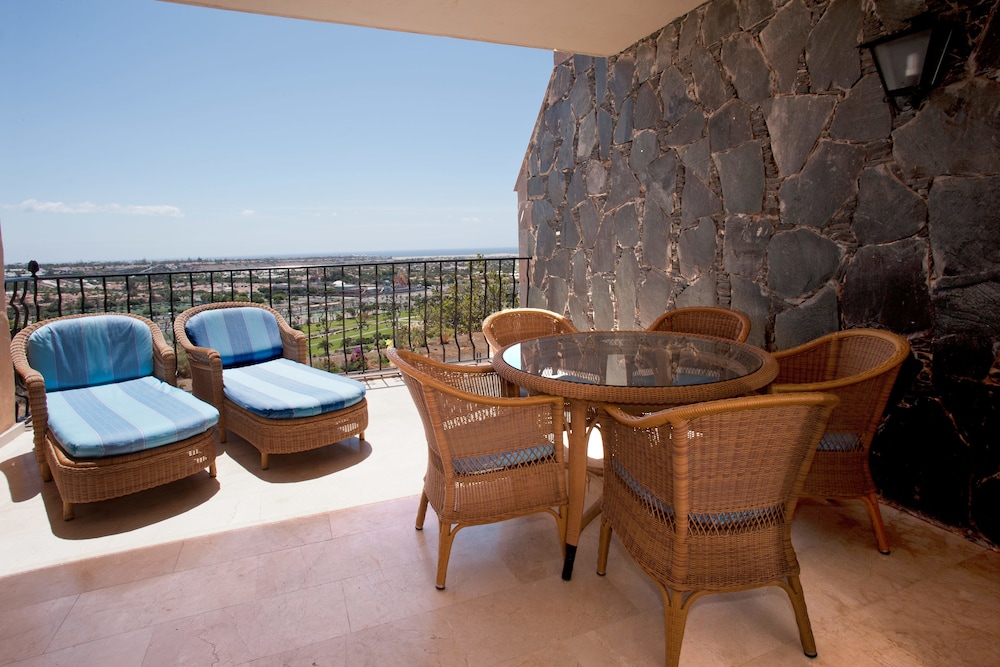 Palm Oasis Maspalomas — View in Maspalomas, Canary Islands