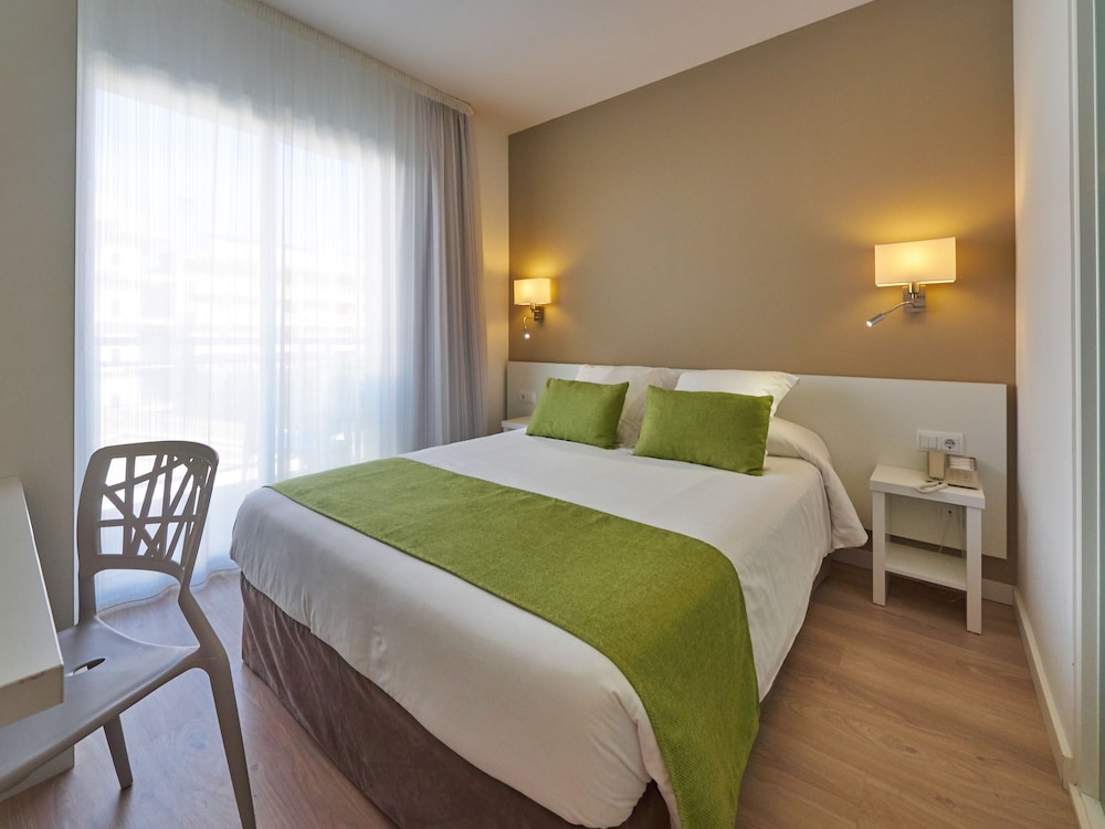 BQ Amfora Beach Hotel - Adults Only — Hotel rooms in Playa de Palma, Balearic Islands
