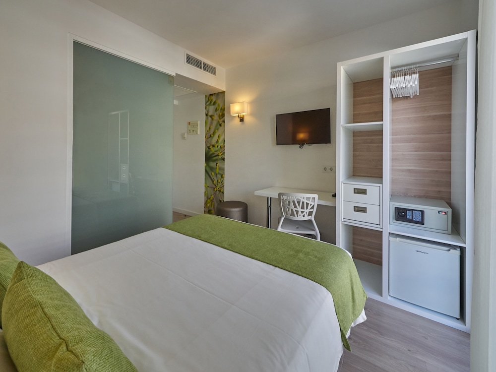 BQ Amfora Beach Hotel - Adults Only — Hotel rooms in Playa de Palma, Balearic Islands