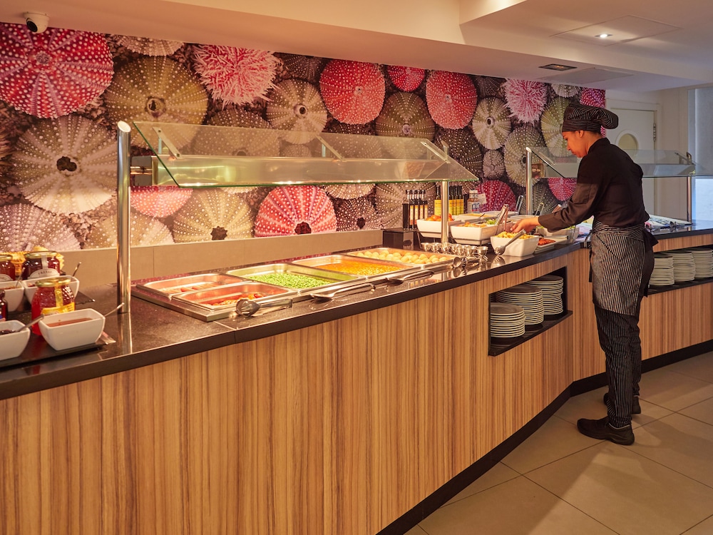 BQ Amfora Beach Hotel - Adults Only — Restaurant & bars in Playa de Palma, Balearic Islands