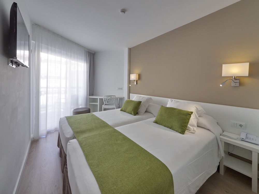 BQ Amfora Beach Hotel - Adults Only — Hotel rooms in Playa de Palma, Balearic Islands