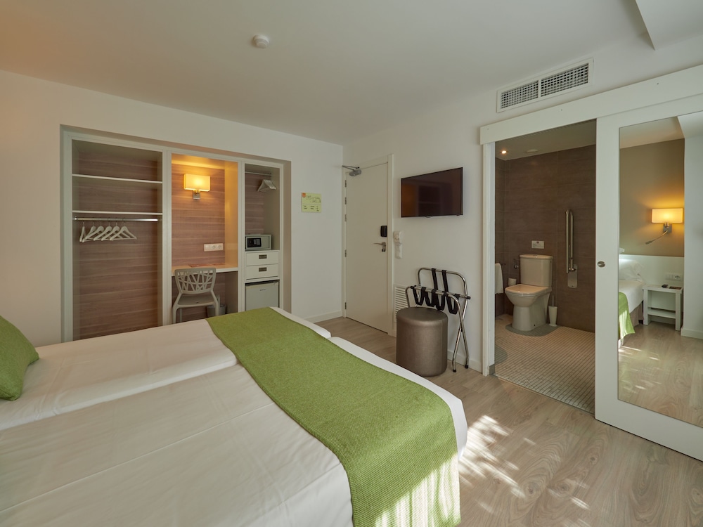 BQ Amfora Beach Hotel - Adults Only — Hotel rooms in Playa de Palma, Balearic Islands