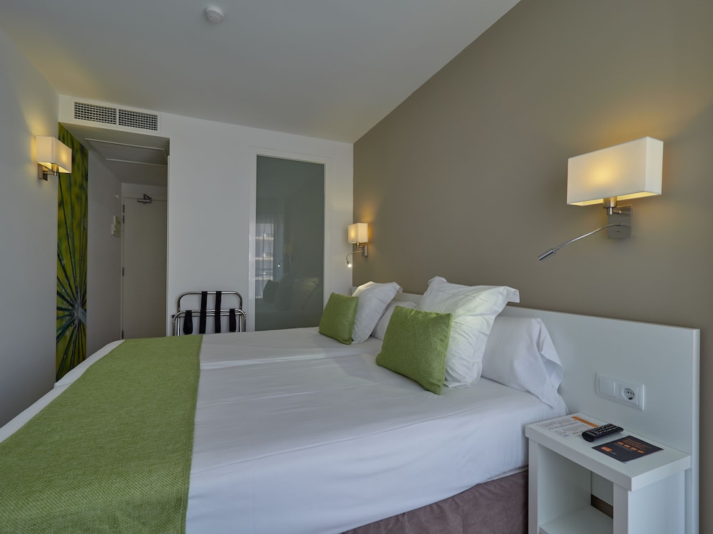 BQ Amfora Beach Hotel - Adults Only — Hotel rooms in Playa de Palma, Balearic Islands