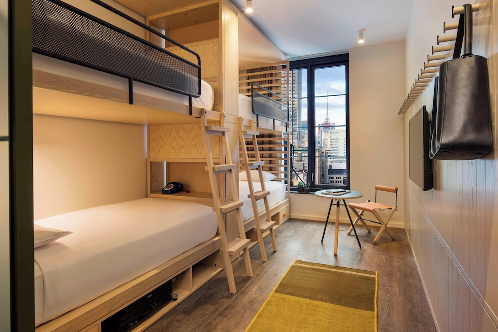 Moxy NYC Chelsea — Hotel rooms in New York City, New York State