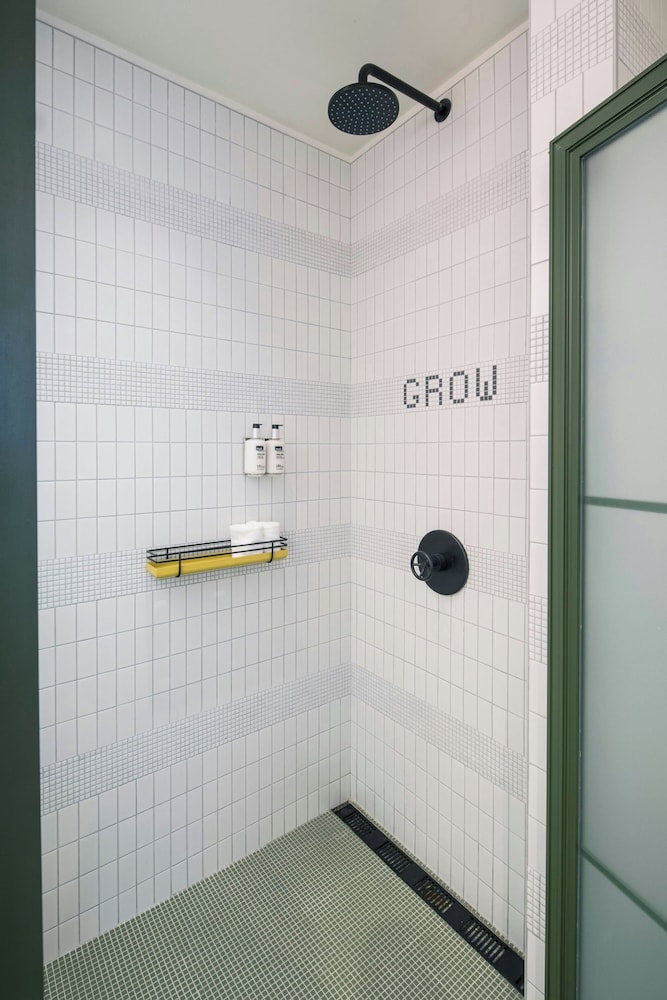 Moxy NYC Chelsea — Hotel rooms in New York City, New York State