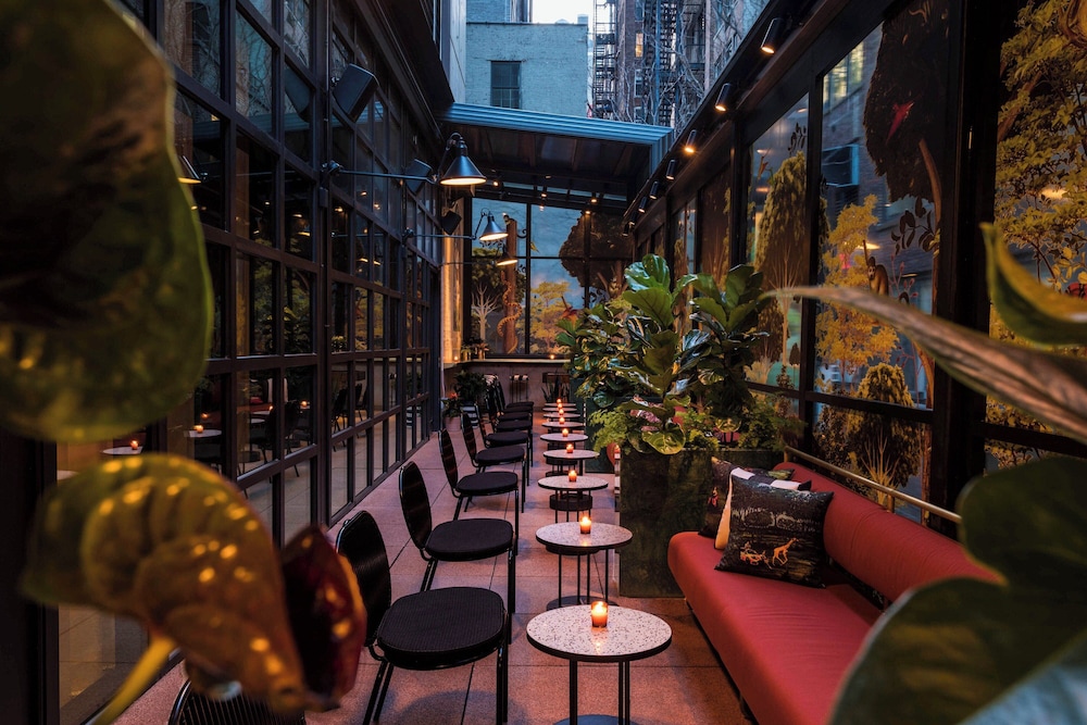 Moxy NYC Chelsea — Restaurant & bars in New York City, New York State