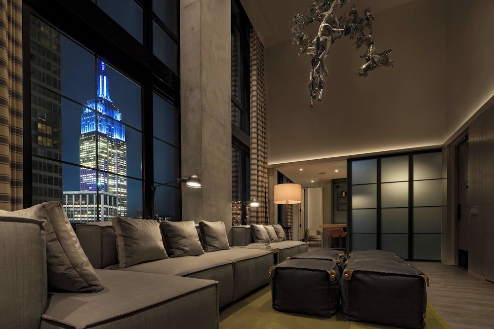 Moxy NYC Chelsea — Hotel rooms in New York City, New York State