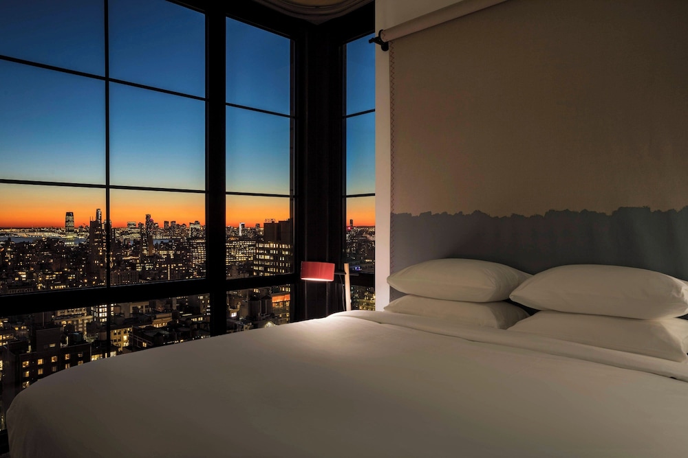 Moxy NYC Chelsea — Hotel rooms in New York City, New York State