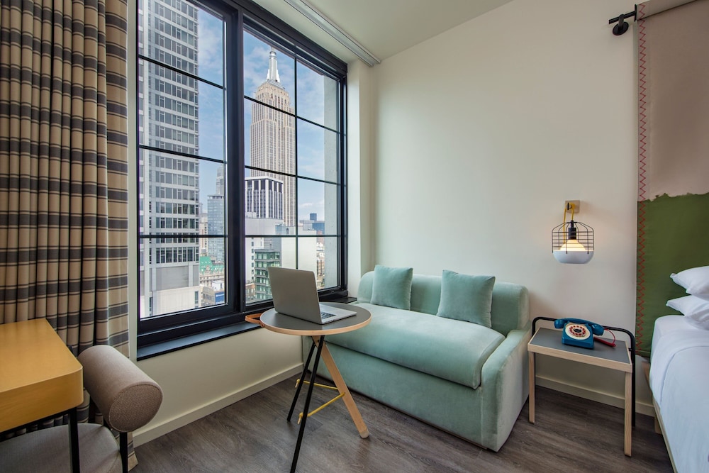 Moxy NYC Chelsea — Hotel rooms in New York City, New York State