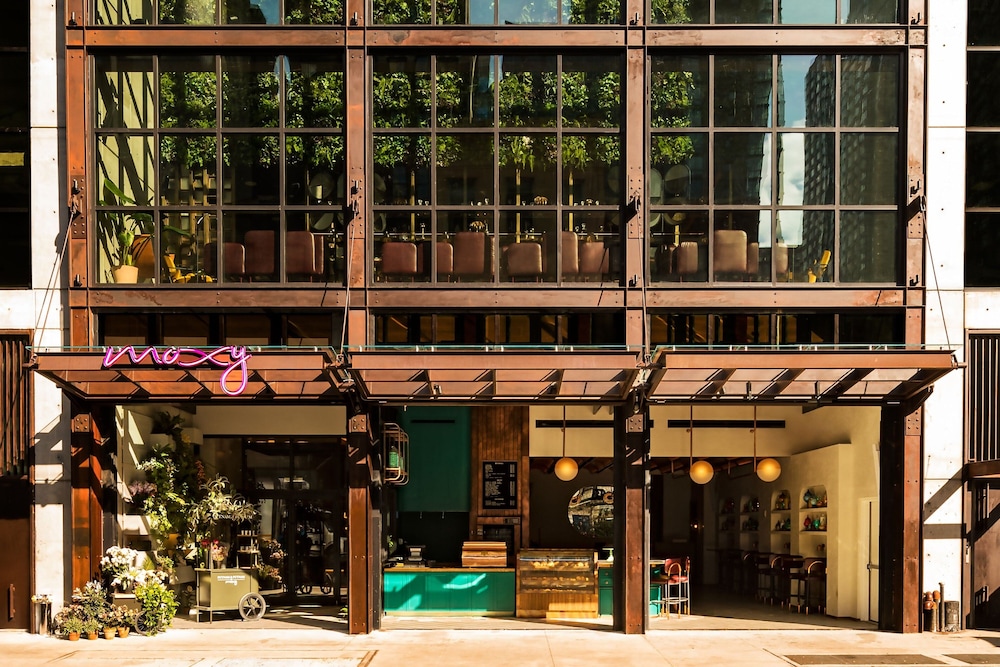 Moxy NYC Chelsea — Restaurant & bars in New York City, New York State