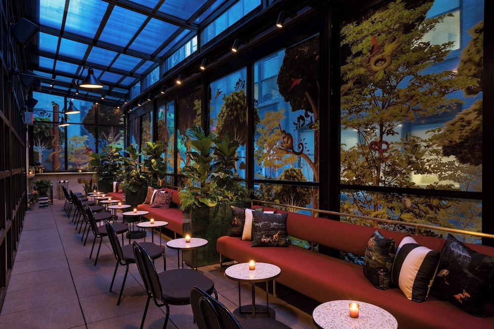 Moxy NYC Chelsea — Restaurant & bars in New York City, New York State