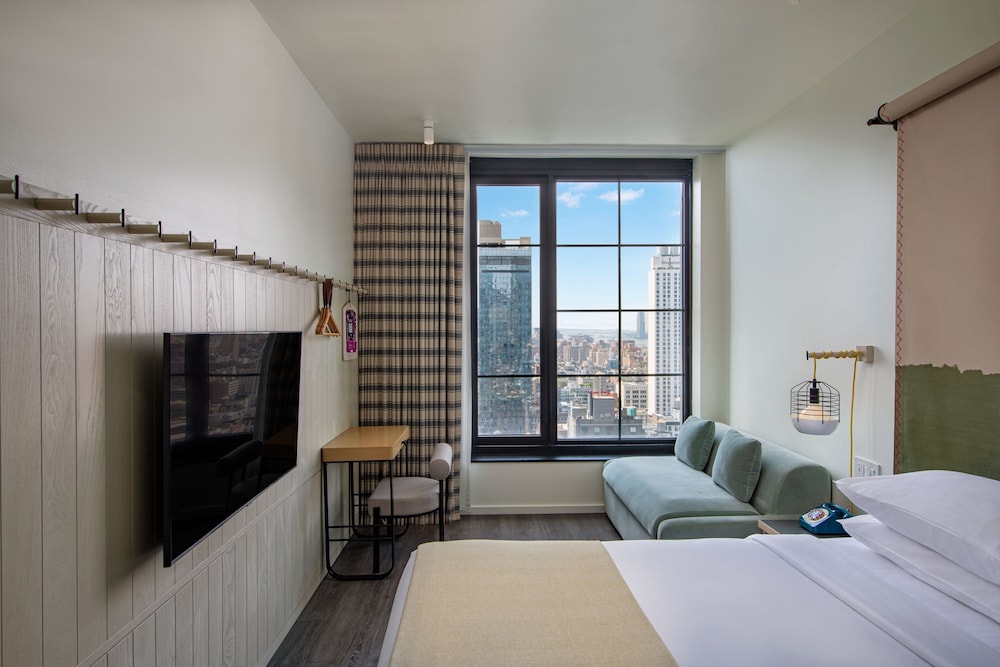 Moxy NYC Chelsea — Hotel rooms in New York City, New York State