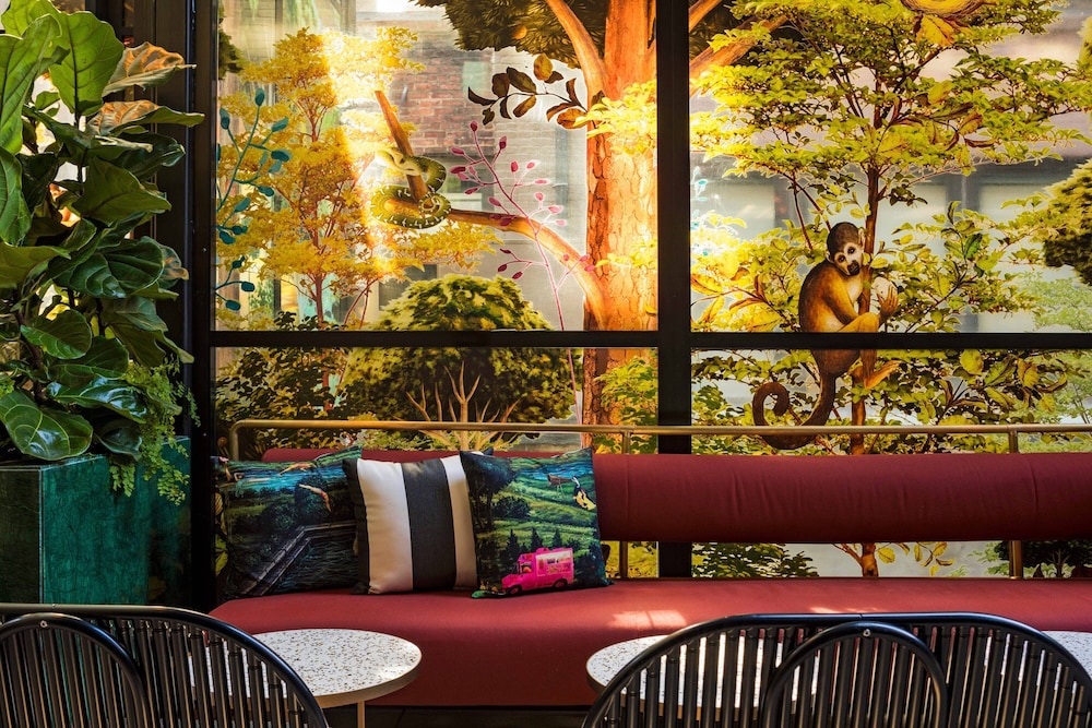 Moxy NYC Chelsea — Restaurant & bars in New York City, New York State