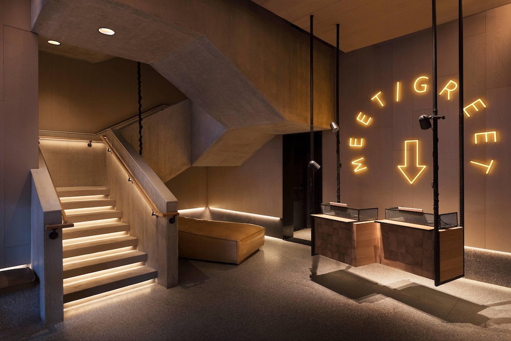 Moxy NYC Chelsea — Hotel building in New York City, New York State