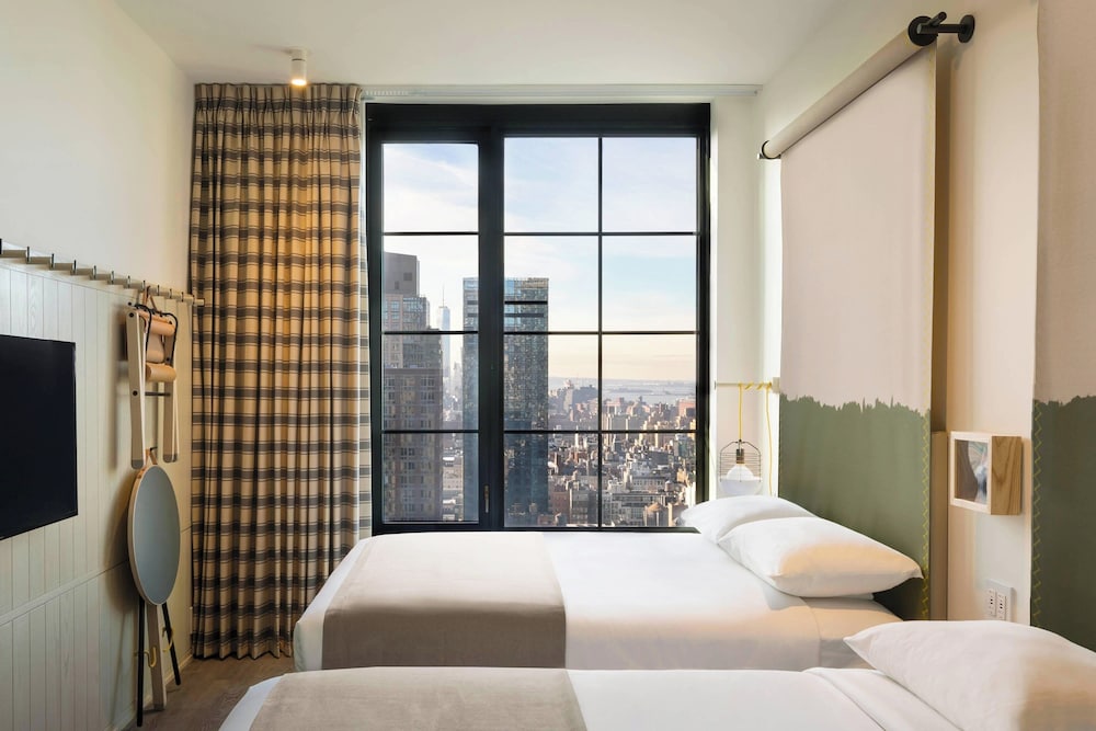 Moxy NYC Chelsea — Hotel rooms in New York City, New York State