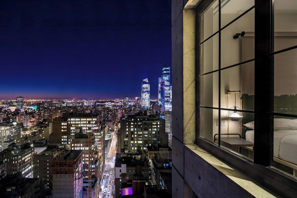 Moxy NYC Chelsea — Hotel rooms in New York City, New York State