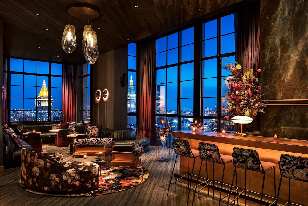 Moxy NYC Chelsea — Hotel rooms in New York City, New York State