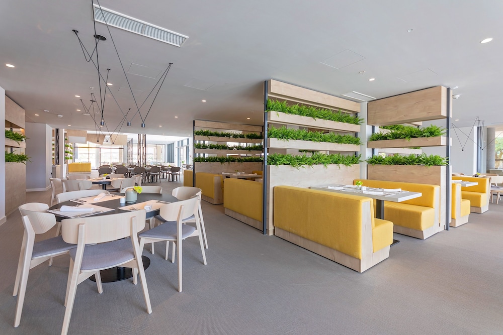 Hotel Park Plava Laguna — Restaurant & bars in Poreč, Istria