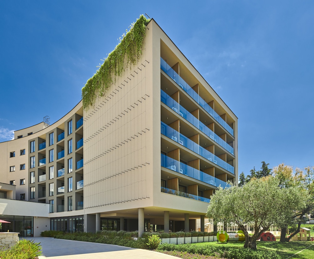 Hotel Park Plava Laguna — Hotel building in Poreč, Istria