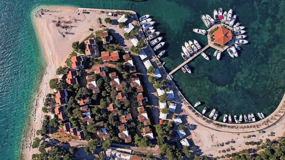 Amadria Park Apartments Šibenik — Hotel building in Šibenik, Šibenik-Knin