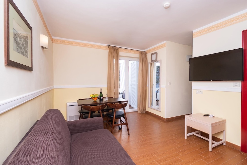 Amadria Park Apartments Šibenik — Hotel rooms in Šibenik, Šibenik-Knin