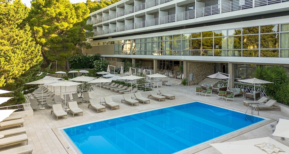 Maestral Adults Exclusive Hotel — Swimming pool in Brela, Split-Dalmatia