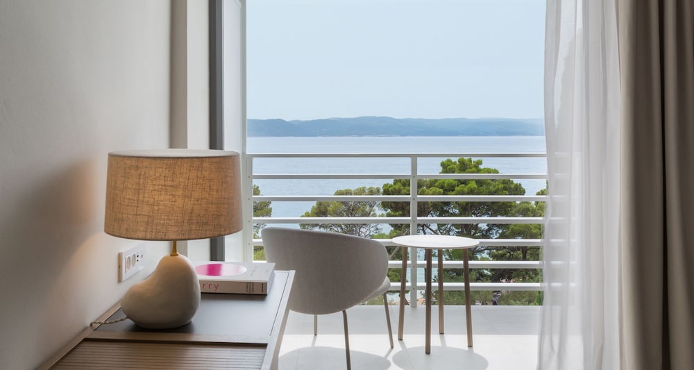 Maestral Adults Exclusive Hotel — Hotel rooms in Brela, Split-Dalmatia