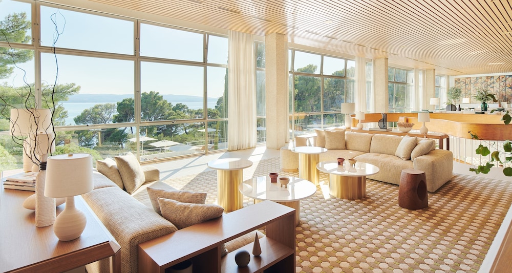 Maestral Adults Exclusive Hotel — Hotel building in Brela, Split-Dalmatia