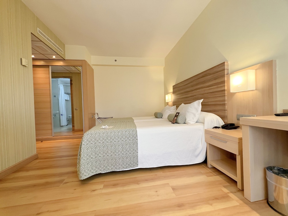 Riviera Beachotel - Recommended for Adults — Hotel rooms in Benidorm, Valencian Community