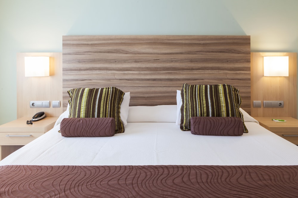 Riviera Beachotel - Recommended for Adults — Hotel rooms in Benidorm, Valencian Community